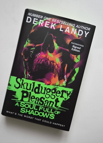 Derek landy skulduggery - landy,