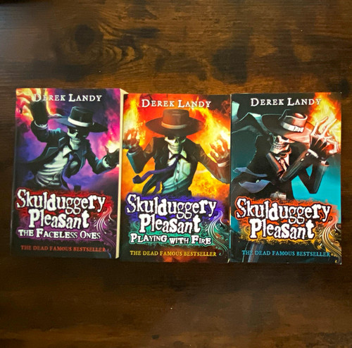 Skulduggery pleasant graphic - skulduggery,