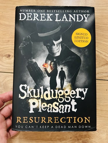 Skulduggery pleasant - skulduggery,