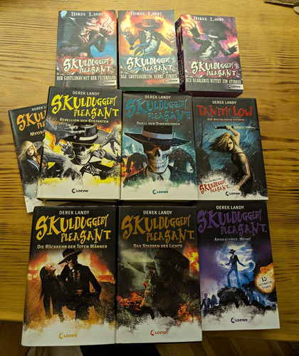 Derek landy skulduggery - derek,