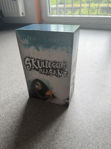 Skulduggery pleasant bände - skulduggery, pleasant,