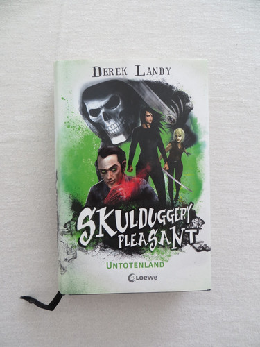 Skulduggery pleasant band - skulduggery,