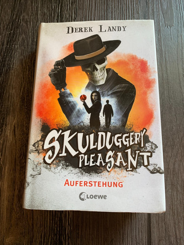 Skulduggery pleasant - (band, 10)
