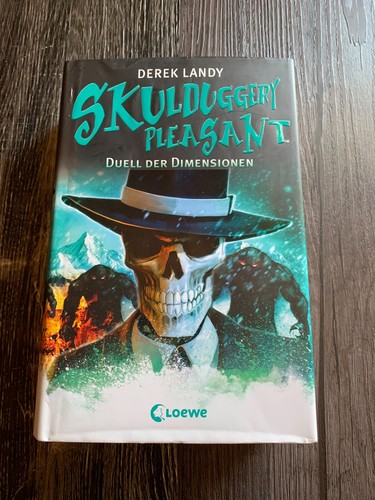 Skulduggery pleasant duell - skulduggery, 07.