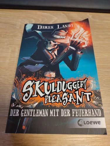 Skulduggery pleasant band - pleasant,