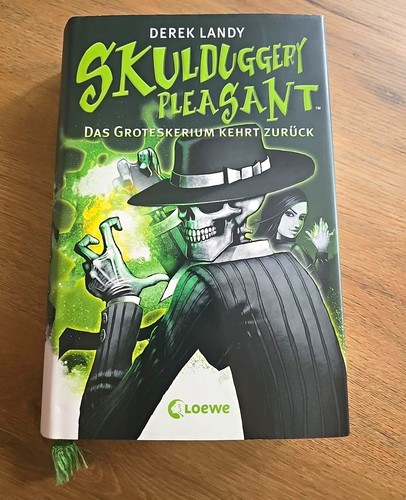 Loewe skulduggery pleasant - loewe,