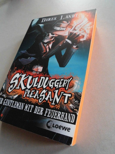 Skulduggery pleasant der - skulduggery, 01